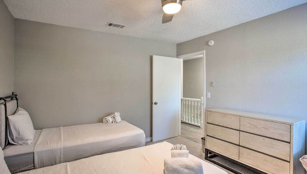 11 Mi to Holiday at Arboretum! Home with Hot Tub - Foto 5, Innenbereich