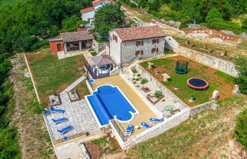 2 Bedroom Beautiful Home In Labin - Foto 3