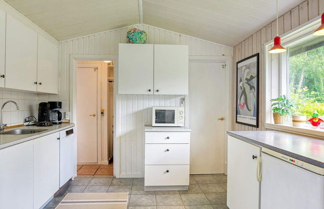 6 Person Holiday Home in Hojby - Foto 4