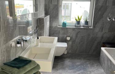 Haus Villa-Moderne Ferienwohnung in Wallersdorf-Haidlfing - Foto 4