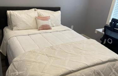 PHX Airport 9BR, 7BA, BBQ, events and pets Allowed - Photo 8