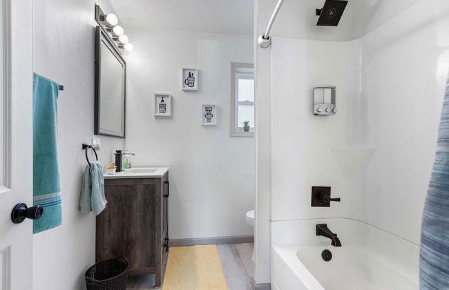 Small Town Retreat- 5br- Movie Theater Room - Foto 18