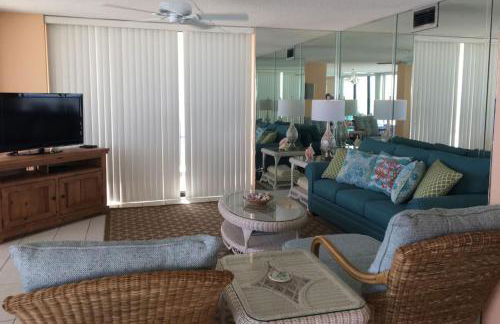 Oh Buoy! Catch the Breeze at This Beachfront Escape! Sleeps 8! - Foto 16