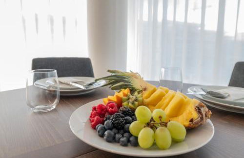 Newly Built 3 BDRM Luxury Apt Close to the Beach - Photo 18