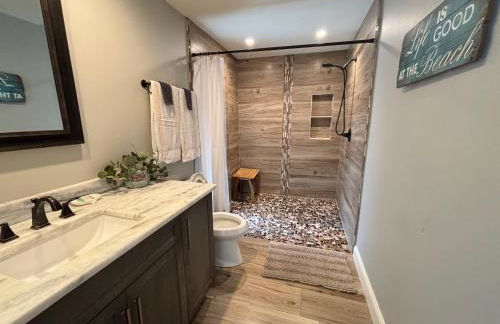 Sea Urchin - Amazing Private Suite Large Bath 3.3mi 2 Beach - Photo 7