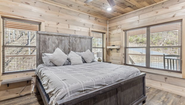 Hawkeye Ridge 3 Bedroom Cabin by RedAwning - Foto 3, Habitación