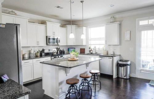 The Grand 5BR Retreat --15 mins to Greenville - Foto 5