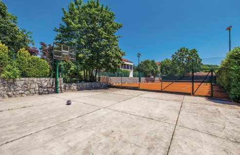 Cozy Home In Viskovo With Wifi - Photo 30