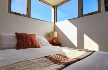 Chic Townhome Retreat nestled Downtown - Foto 14