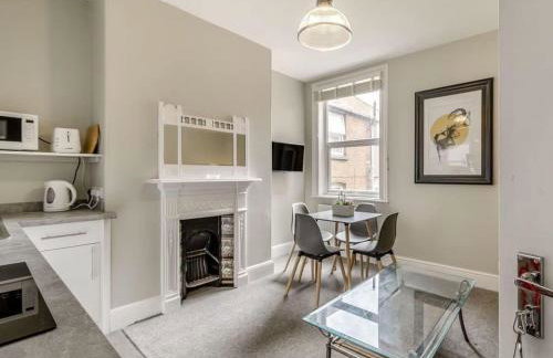 Coastal Apartment 2 Minutes from the Beach & Town Centre - Foto 4