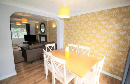 3 Bed Detached - 3 Bathrooms - Parking - Quiet - Foto 26