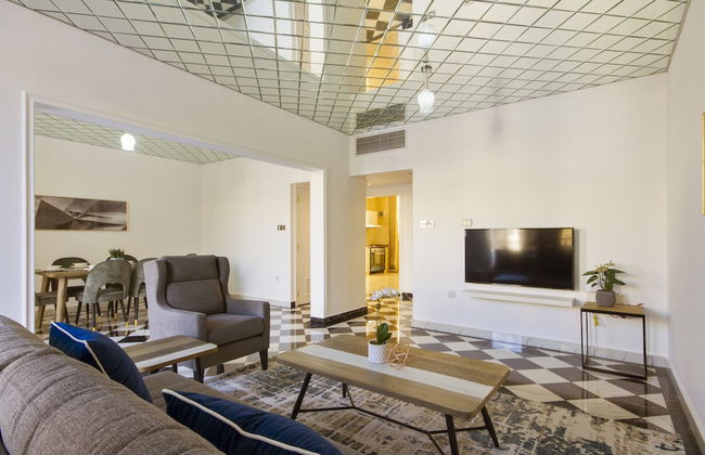 Bespoke Residences - Waikiki Townhouses - Photo 27