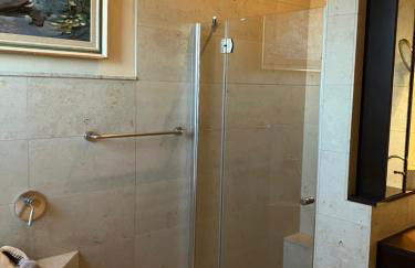 Wellness-Oase mit Wasserblick, Pool, Sauna & Fitnessbereich - Foto 28