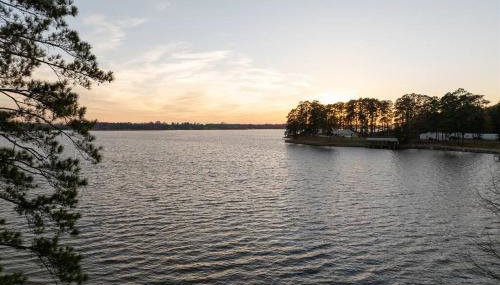 Newly Built, Mid-Lakeside A-Frame with Hot Tub and Steam Shower - Foto 2