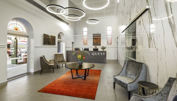 Borne des arrivées/des départs