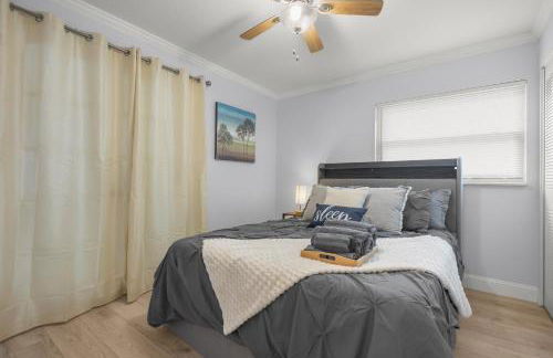 Cozy 4BR King Suite Home by WEC & Downtown! - Foto 32