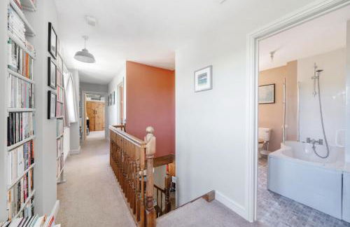 Dulcote Gem 3 Bed 3 Bath Parking & Cathedral Views - Photo 11