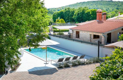 Adorable Holiday Home With Pool and Terrace - Foto 90