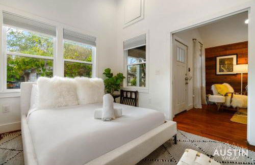 Pet Friendly East Cesar Chavez Home Near Downtown - Photo 20