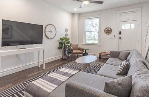 Ann Avenue 3BR St Louis Home with Games and Free Parking - Photo 12