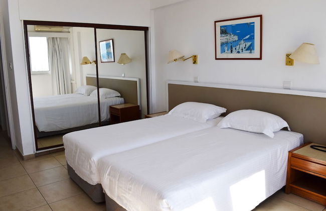 Sun Hall Beach Hotel Apts. - Foto 8