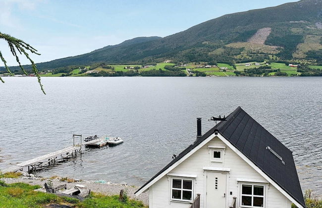 6 Person Holiday Home in Vestnes - Foto 1