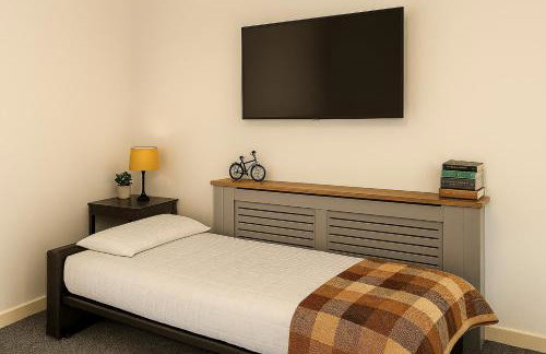 Waterfront Walk 3 Bedroom Apartment with Parking Pets and Workspace - Foto 7