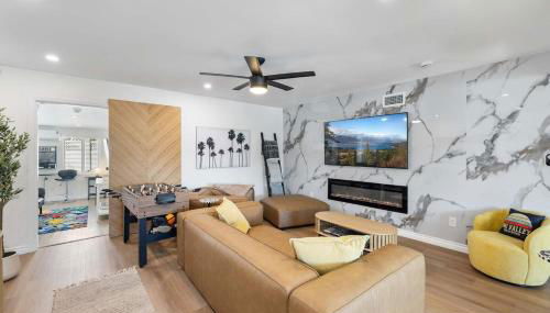 Private 3BR Home - Hot Tub, Yard, Arcade & Parking - Foto 5