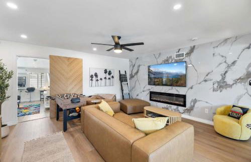 Private 3BR Home - Hot Tub, Yard, Arcade & Parking - Foto 5