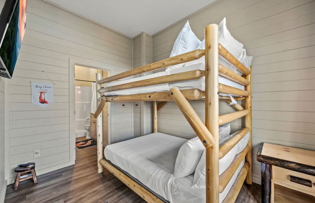 NEW Lake Cabin Sleeps 14 Indoor Pool Hot Tub - Foto 30