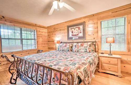 Rustic Young Harris Cabin with Fire Pit and Views - Foto 16