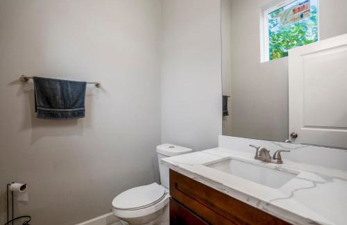 Spacious Luxe Stay , Near DT, MedCtr & NRG, New - Photo 15