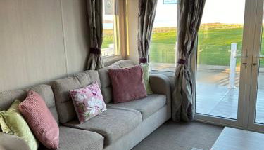 3 BEDROOMED CARAVAN WITH AMAZING SEA VIEWS! - Foto 3