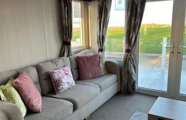 3 BEDROOMED CARAVAN WITH AMAZING SEA VIEWS! - Foto 3