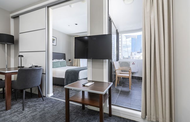 Quest on Queen - Photo 10