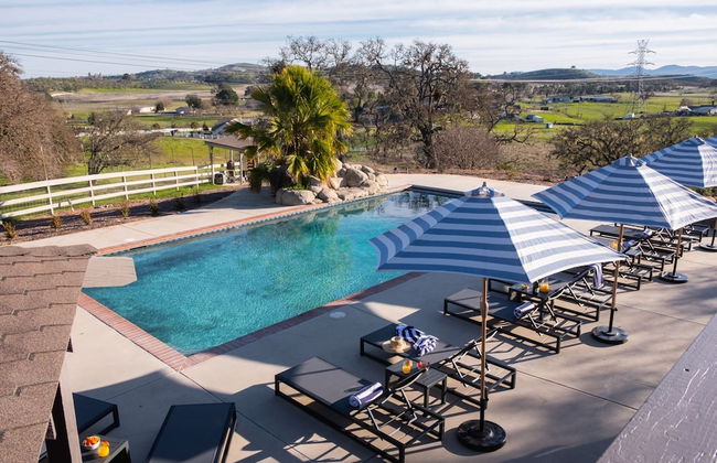 Cathedral by Avantstay Charming Secluded Estate w Sauna Pool Table Views of the Rolling Hills - Foto 45