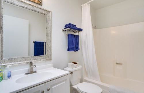 Tranquil Green Valley Home with Screened Porch - Foto 15