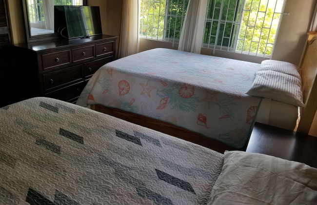 Holiday House Second floor Ste - Photo 37