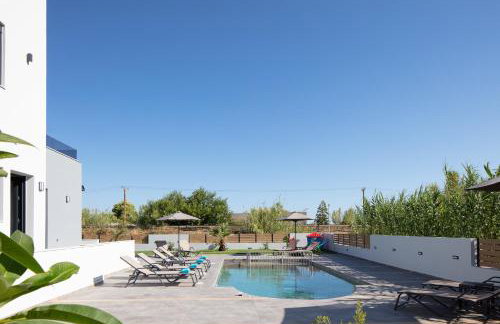 Sunnyside Villas, Just Steps to the Beach & Restaurants, By ThinkVilla - Photo 6