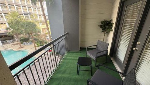 Relaxing Pool-View 1BR Near Top Houston Spots - Foto 5