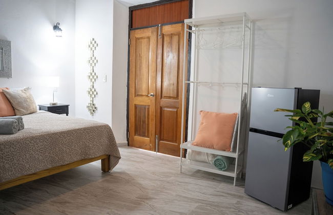 Hugo's Rental - Photo 15