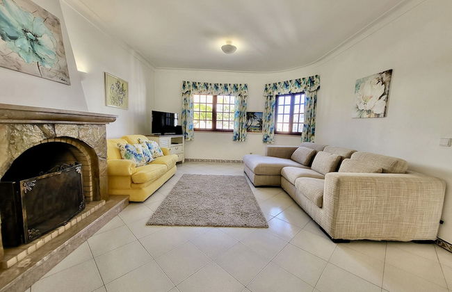 Faro Terrace Villa by Homing - Photo 18