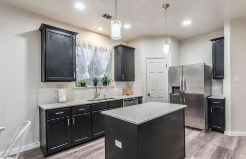 Urban Oasis North ATX , 5BR 2BA,Heated Pool - Foto 17