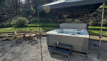 Cowslip Cottage Serenity with Jacuzzi - Photo 5