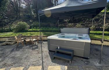 Cowslip Cottage Serenity with Jacuzzi - Photo 5