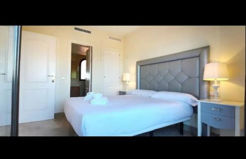 APARTAMENTO DUPLEX con piscinas y MARAVILLOSAS VISTAS AL MAR - Photo 3