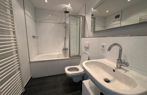 Exclusive 1A location near park for four Guests - Photo 4
