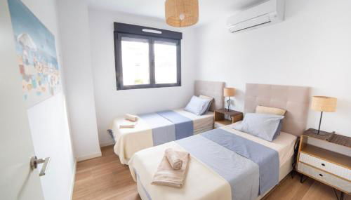 Gandia Playa Moderna - nuevo con piscina y parking, 2 banos, playa 300 m, grau 300 m - Photo 4, towels