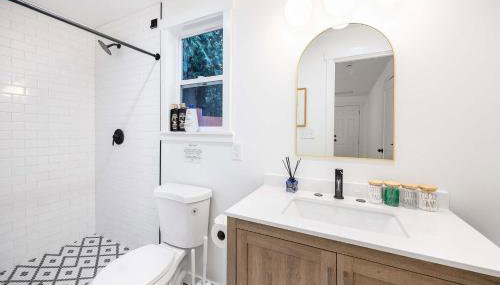 Newly Modern 4BR2BA Rambler by Super Market - Foto 3