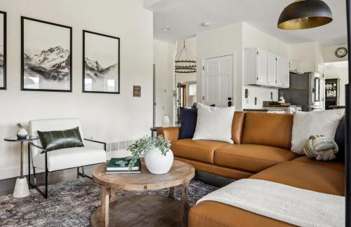 Hot Tub - Scenic Views - Spacious Deck - Game Room - Foto 13